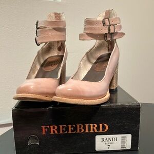 Freebird Randi in Blush Sz 7